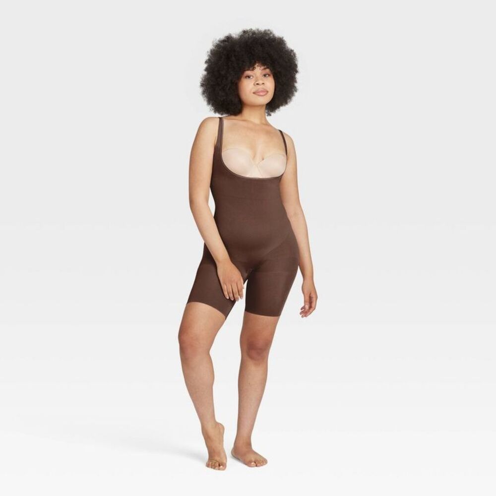 SPANXsculpt Women's Open Bust Mid-Thigh Bodysuit - Chestnut Brown M